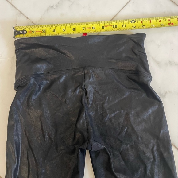 Spanx, women’s large, shiny vegan leather black wide waistband stretch leggings - Picture 5 of 7